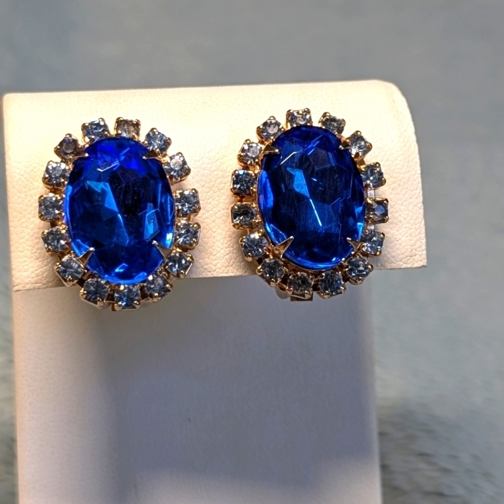 Vintage Large Oval Blue Rhinestone Clip Earrings with Light Blue Rhinestones - Picture 6 of 6